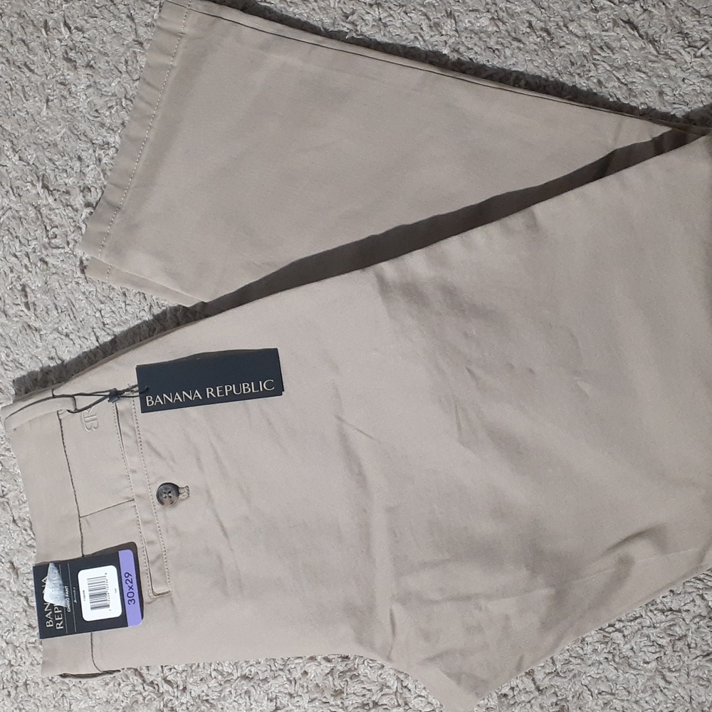 NWT Banana Republic Flat Front Straight Fit Chinos - Khaki - Various Sizes